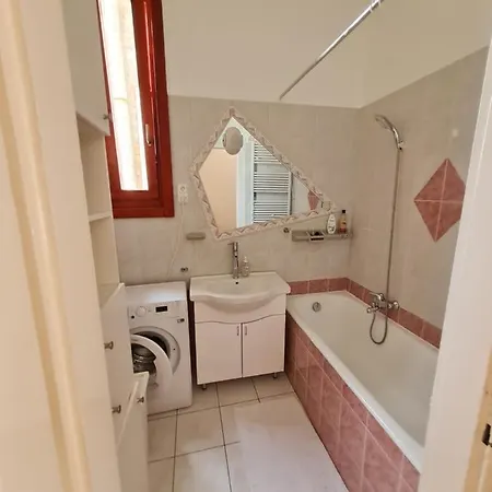 Marble -near Buda Castle Apartment *