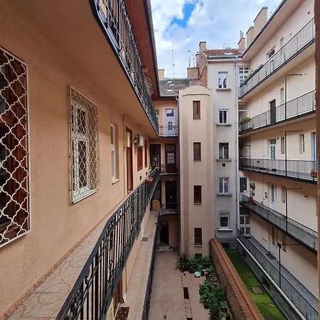 Apartment Marble -near Buda Castle *