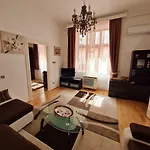 Apartment Marble -near Buda Castle *